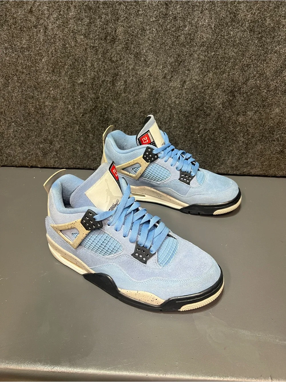 Air Jordan 4 Retro University Blue (GS) Men’s Size 8